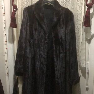 BEAUTIFUL!BEAUTIFUL!BEAUTIFUL!LONG BROWN RANCH MINK COAT!